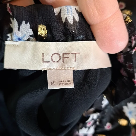 Loft Floral Tiered Chiffon‎ Metallic Dot Ruffle Neckline Flowy Blouse - Picture 6 of 9